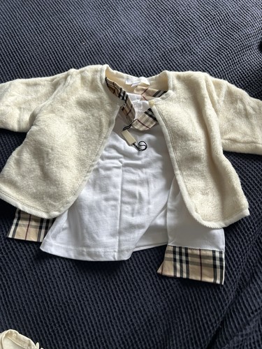Burberry newborn 3pc outfit - 3pc,