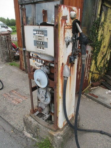 Photo petrol pump - -, old