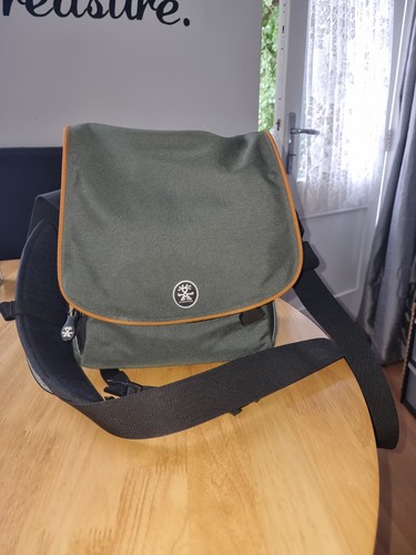 Crumpler camera bag - crumpler,