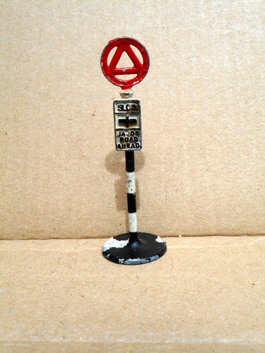 Dinky toys road sign vintage - dinky,