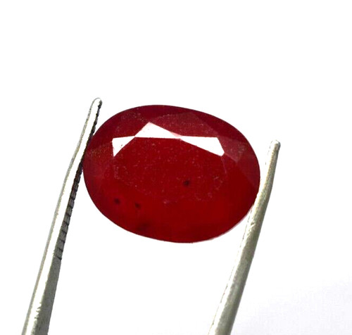 Natural red beryl oval - ct,