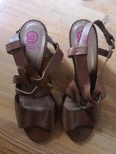 Ladies Tan Leather Block Heel