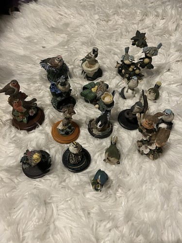 Bird figurines of which - 15,