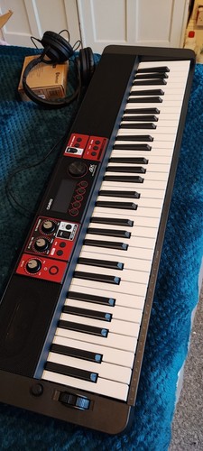 Key electronic piano - 61-key,