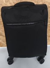 IT luggage Medium (Black) Perfect for families, business trips, and solo 