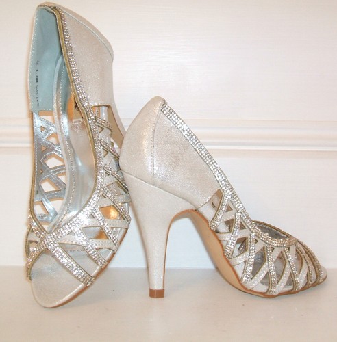 Size 6 7 - 3, 4