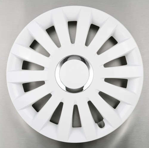 White wheel trims hub - hub, caps