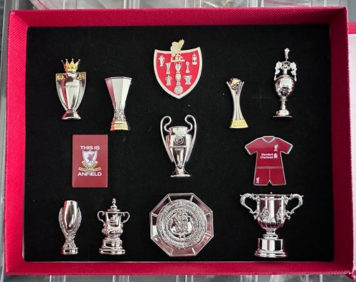Liverpool trophy pin badge set - badge,