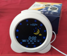 groov e Kidz Sleep Trainer Clock - Kid's Digital Alarm Clock for Sleep Training