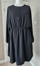 size 22 - Boohoo black