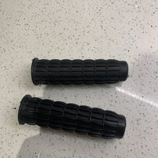 BSA  B40WD NEW OLD STOCK GRIPS 