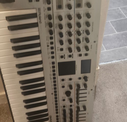 Silver roland gaia keyboard - silver,