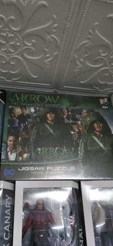 Green arrow jigsaw - arrow, puzzle
