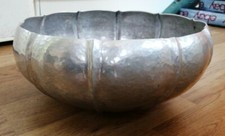 LARGE HAND WROUGHT ALUMINIUM FRUIT BOWL LOVELY CONDITION 11" X 5" GREAT DESIGN