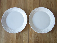 2x 1960's PORTMEIRION TOTEM GLOSSY WHITE 10" DINNER PLATES -SUSAN WILLIAMS ELLIS