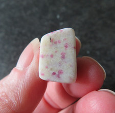 RARE KAKORTOKITE  (8.2 grams / 16 mm) TUMBLESTONE (H6)  (GREENLAND)