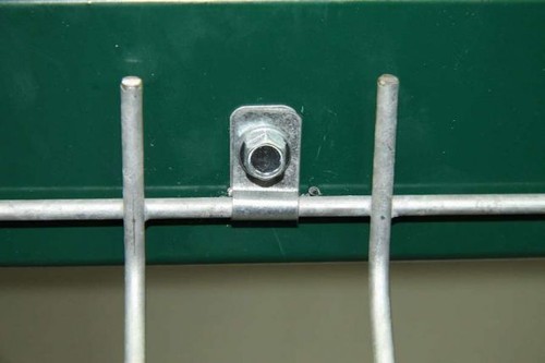 100 metal mesh panel clips
