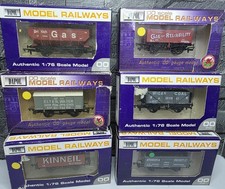 Y327.  Dapol, 6 x Goods Wagons