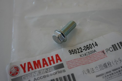 Screw radiator cover bracket - radiator,