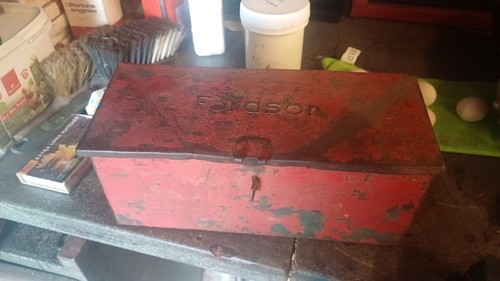 Fordson dash toolbox - n,
