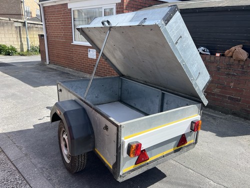 Used trailer with lockable - trailer,