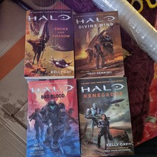 Halo 11 x Book Bundle. vgc ex