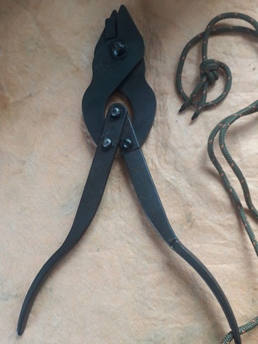 Vintage wire cutters - wire, look