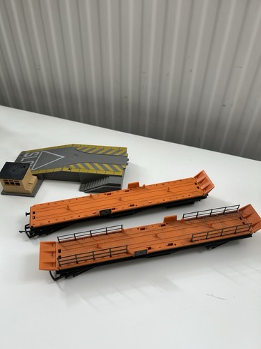 Hornby car loaders - car,