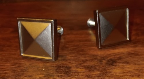 Square pyramid shaped - set, of