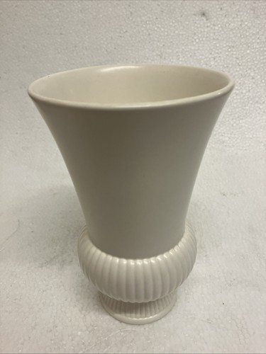 Wedgwood english ceramic vase - wedgwood,