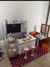 Our Generation Dolls Retro Diner & Waitress outfit & Diners (plays music) "VGC"