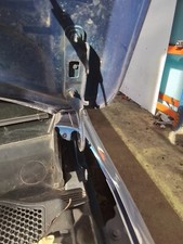 BONNET HINGE LH VAUXHALL CORSA