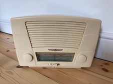Vintage Bakelite Radio - Cream