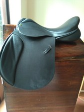 Ideal  Black 18" Wide Fit