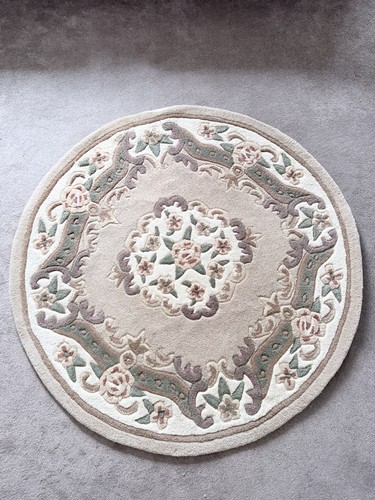 Vintage wool round floral rug
