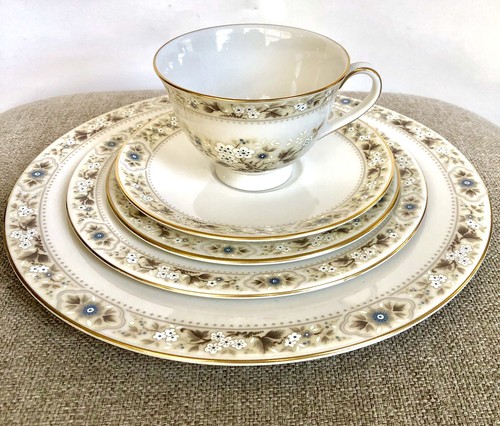Royal doulton mandalay piece - royal,