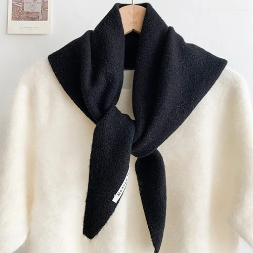 Wool knitted triangular scarf - knitted,