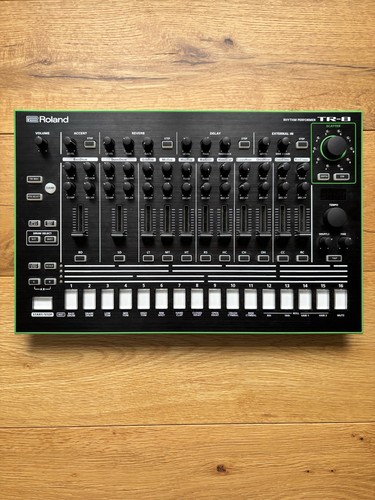 Roland aira rhythm - aira, tr-8
