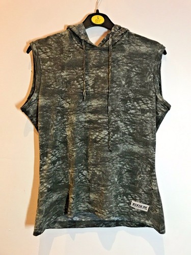 Jonny rome designer - q,