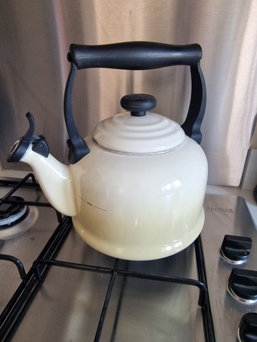 Creuset enamel whistling - le,