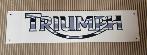 Triumph logo 18 metal - 4.5", 18"