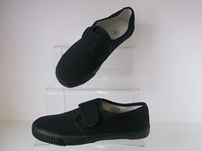 Unisex Adults Black Plimsolls / Pumps : SVR1