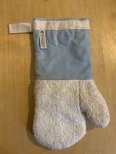 Le Creuset Oven Mitt / Oven Glove Stain Resistant -Cream & Light Blue