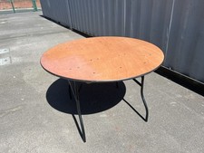 4’ Round Wooden Banqueting Tables