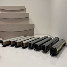 8 Hornby Train Coaches
