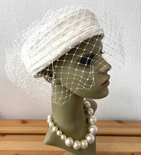 Vintage Pillbox Hat in Ivory