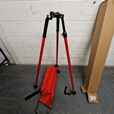 Seco Thumb Release Tripod