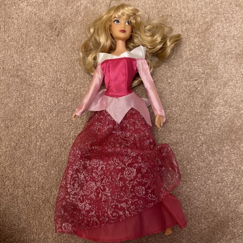 Disney store classic doll - disney,