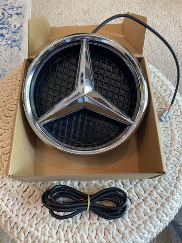 Front bumper emblem - front, w/led