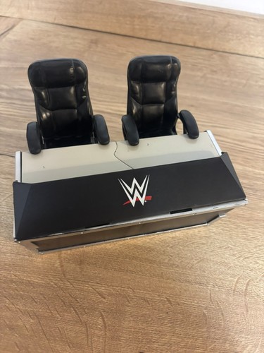 Wwe wrestling announcer - wwe,